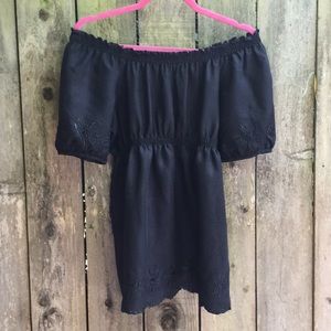 Alexandra Bartlett black linen bohemian top L